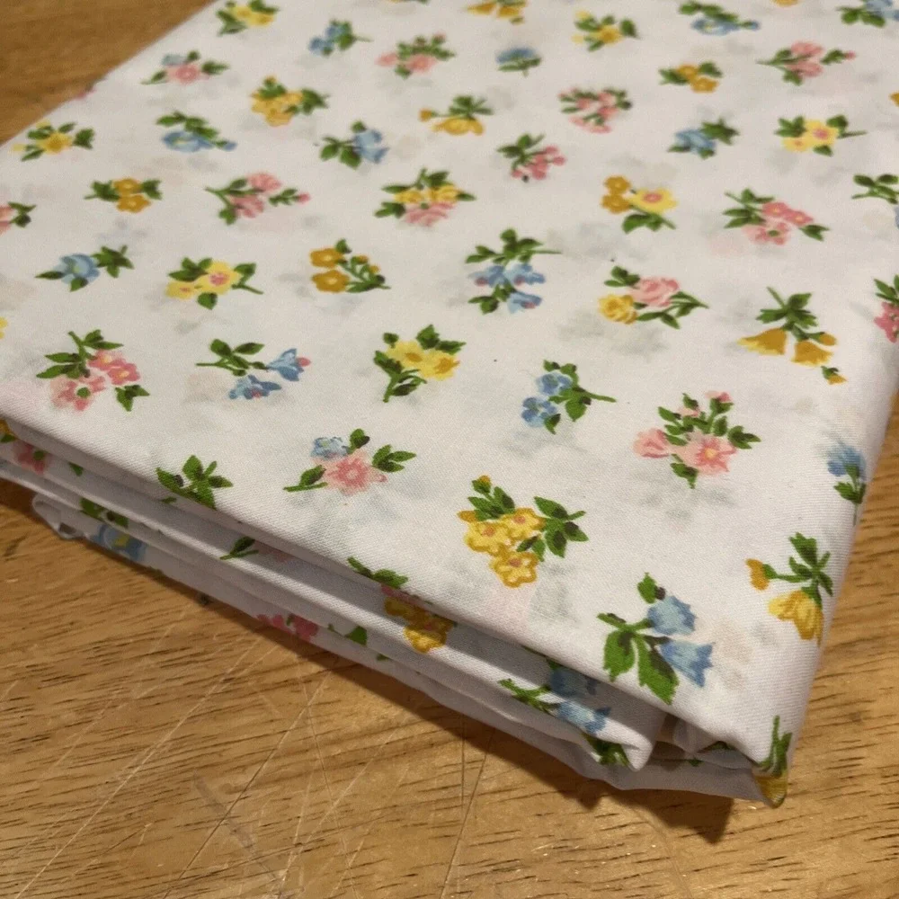 Vintage JCPenney Spring Floral Flat Twin Sheet Cotton Blend Small Flowers‎